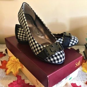 SOFFT PALINA HOUNDSTOOTH FLATS